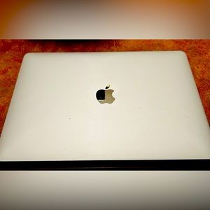 MacBook Pro 13”